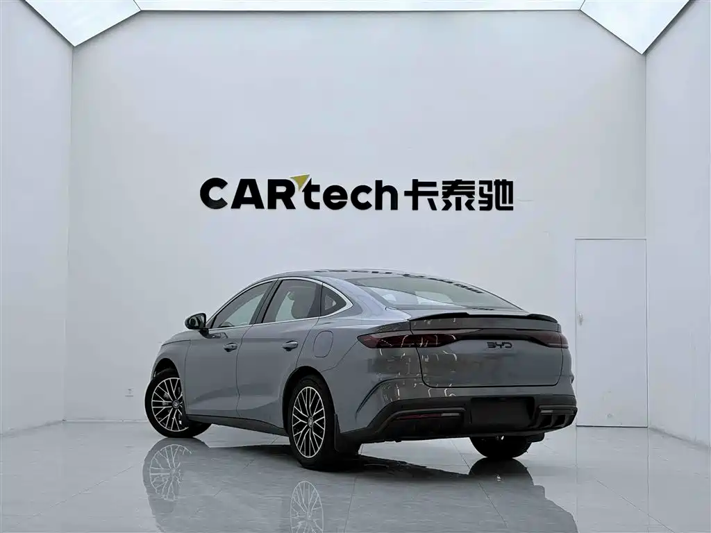秦L 2024款 DM-i 120KM 卓越型 **Translated:** Qin L 2024 DM-i 120KM Excellence Edition