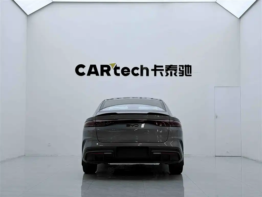 秦L 2024款 DM-i 120KM 卓越型 **Translated:** Qin L 2024 DM-i 120KM Excellence Edition