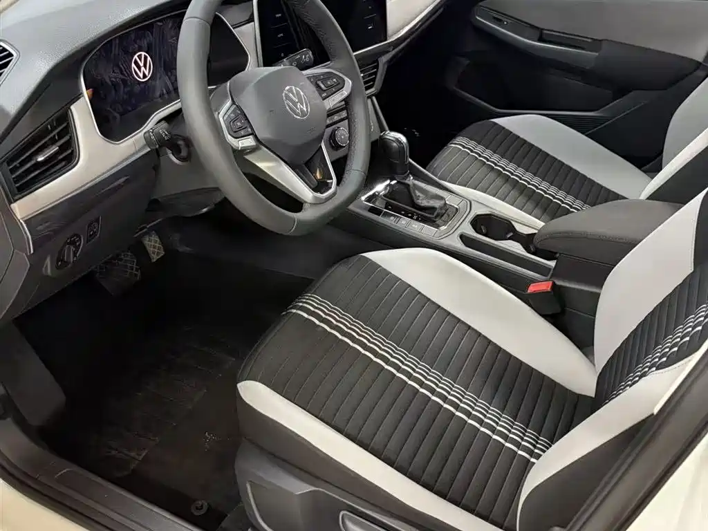 Bora 2024 200TSI DSG Smooth Travel Edition