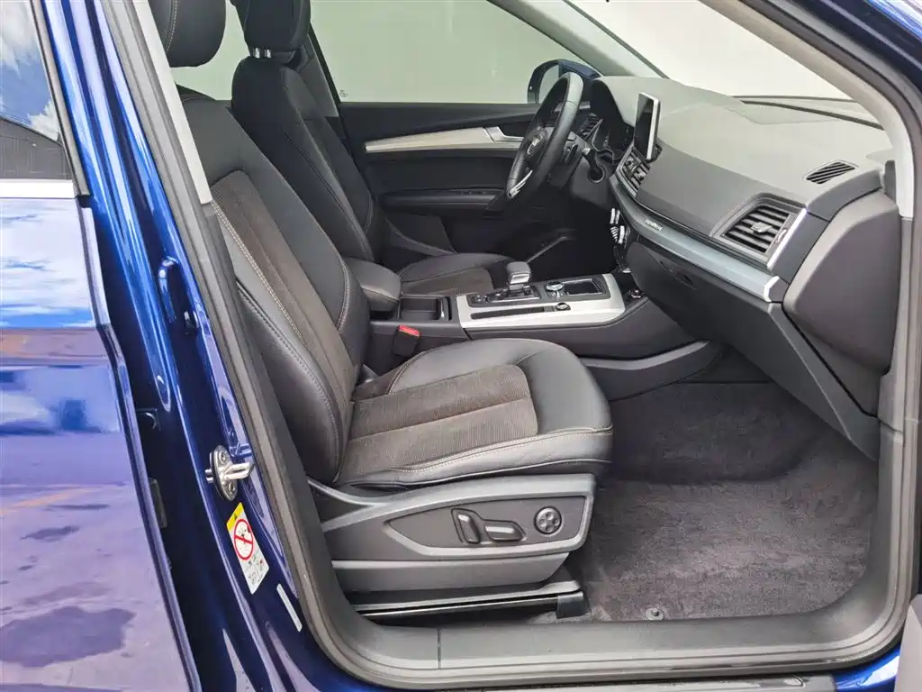Audi Q5L 2018 40 TFSI Rongxiang Fashion Edition National V
