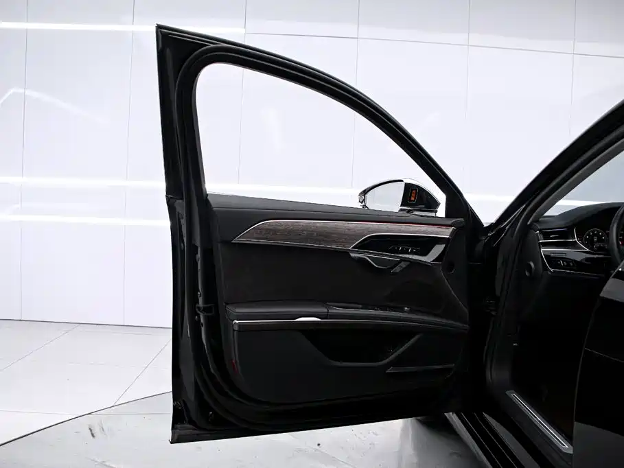 Audi A8 2023 model A8L 55 TFSI quattro flagship edition