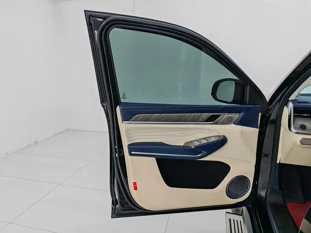 TANK 500 2022 Model Sport Edition 5-Seater