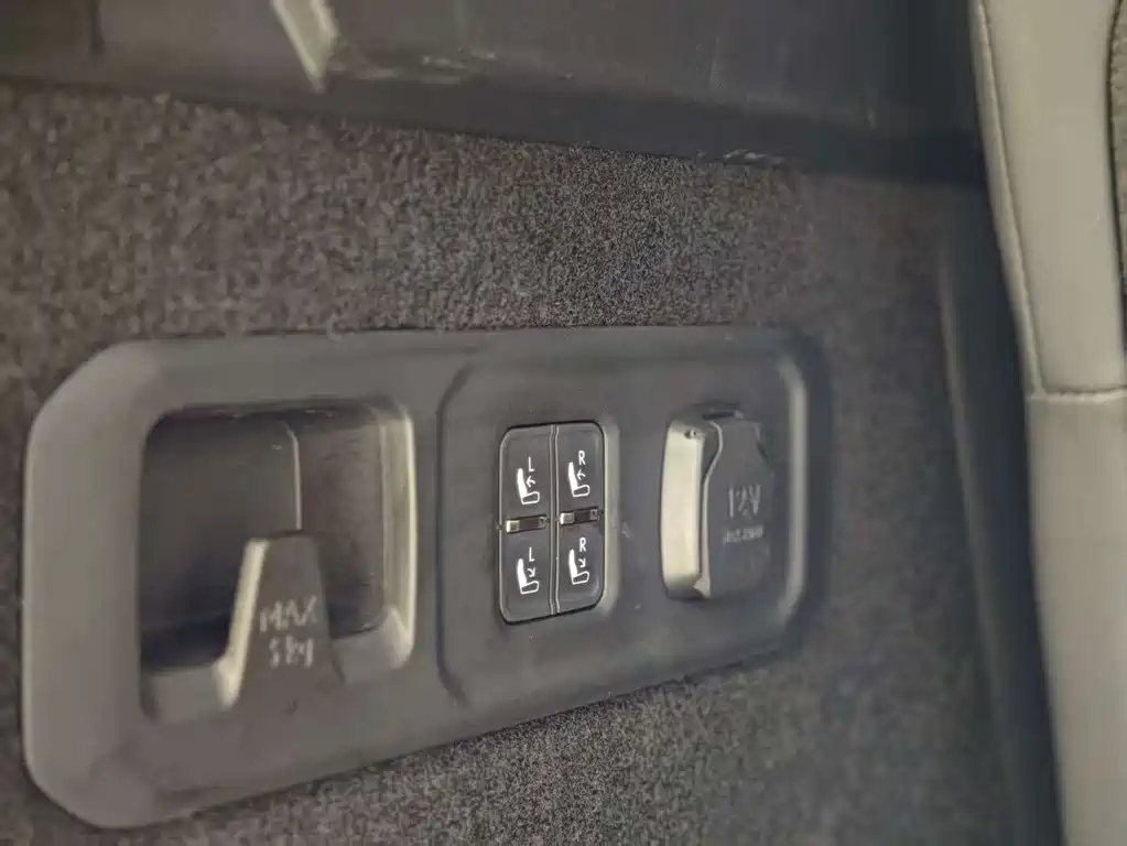 Lynk & Co 09 EM-P 2021 2.0T PHEV Ultra 6-seat