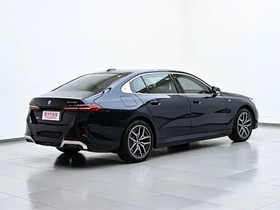 BMW i5 2025 model eDrive 40L M Sport Package