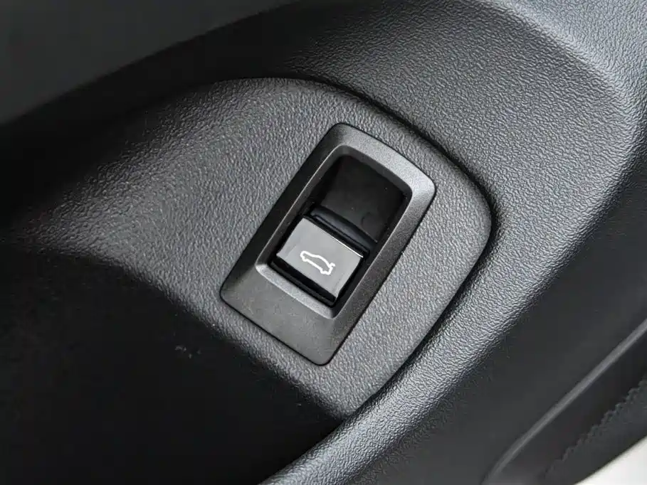 BMW i5 2025 model eDrive 40L M Sport Package