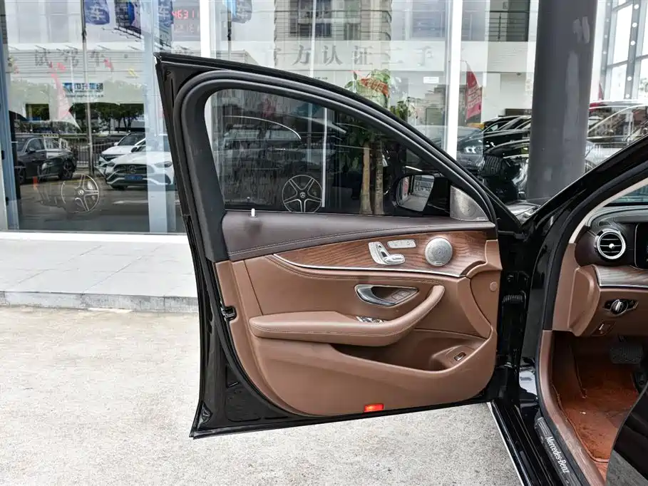Mercedes-Benz E-Class 2023 E 300 L Fashion Edition