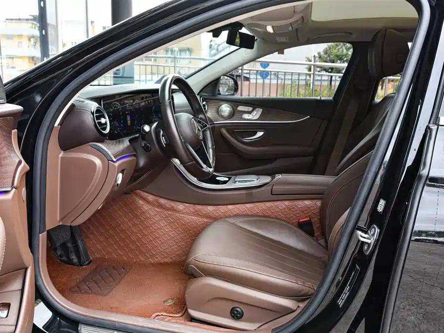 Mercedes-Benz E-Class 2023 E 300 L Fashion Edition