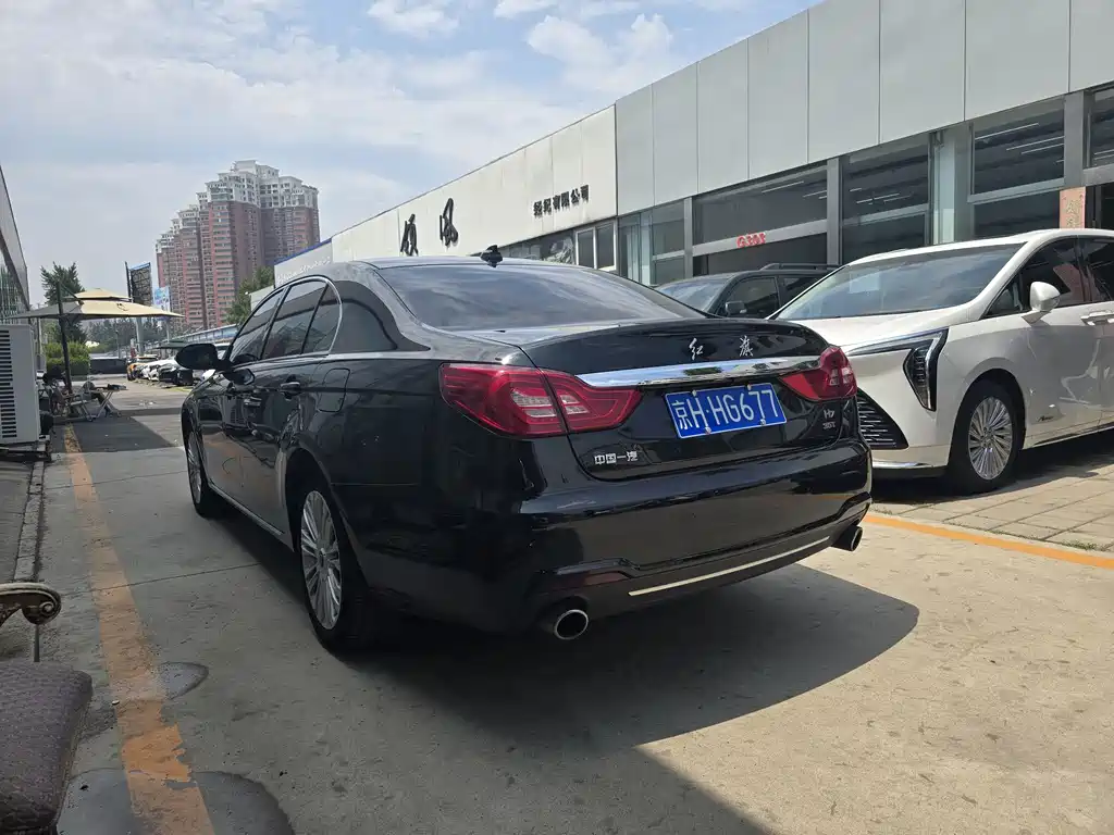 Hongqi H7 2021 Model 2.0T Flagship Edition
