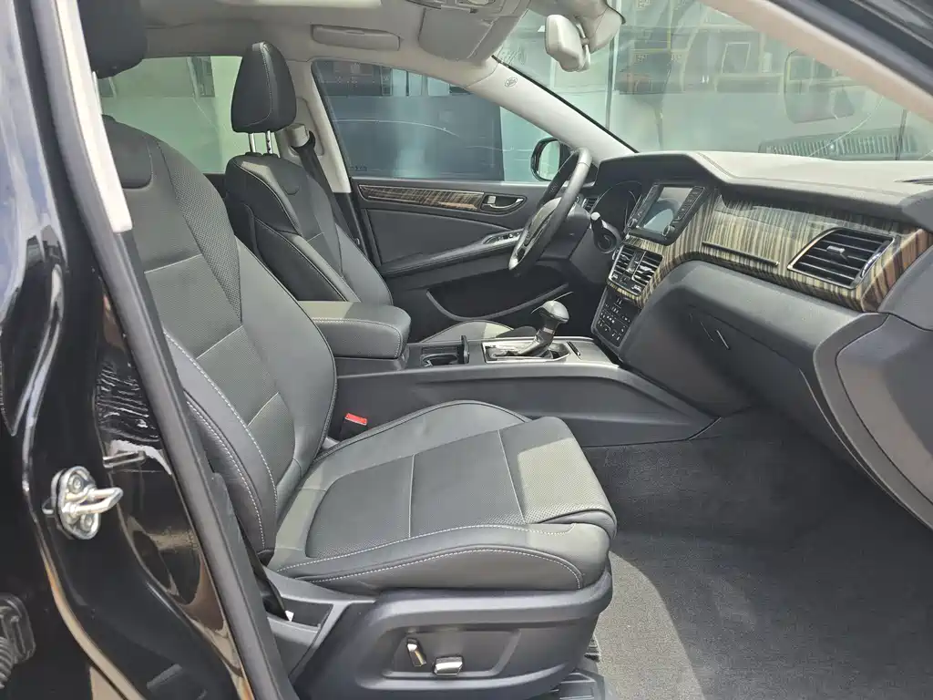 Hongqi H7 2021 Model 2.0T Flagship Edition