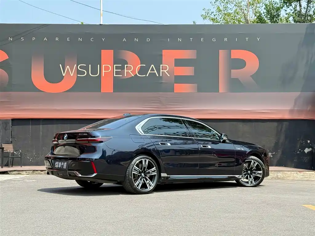BMW i7 2023 xDrive60L M Sport Package