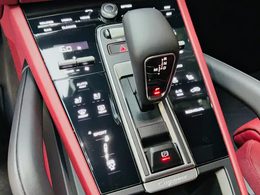 Cayenne 2022 Platinum Edition 3.0T