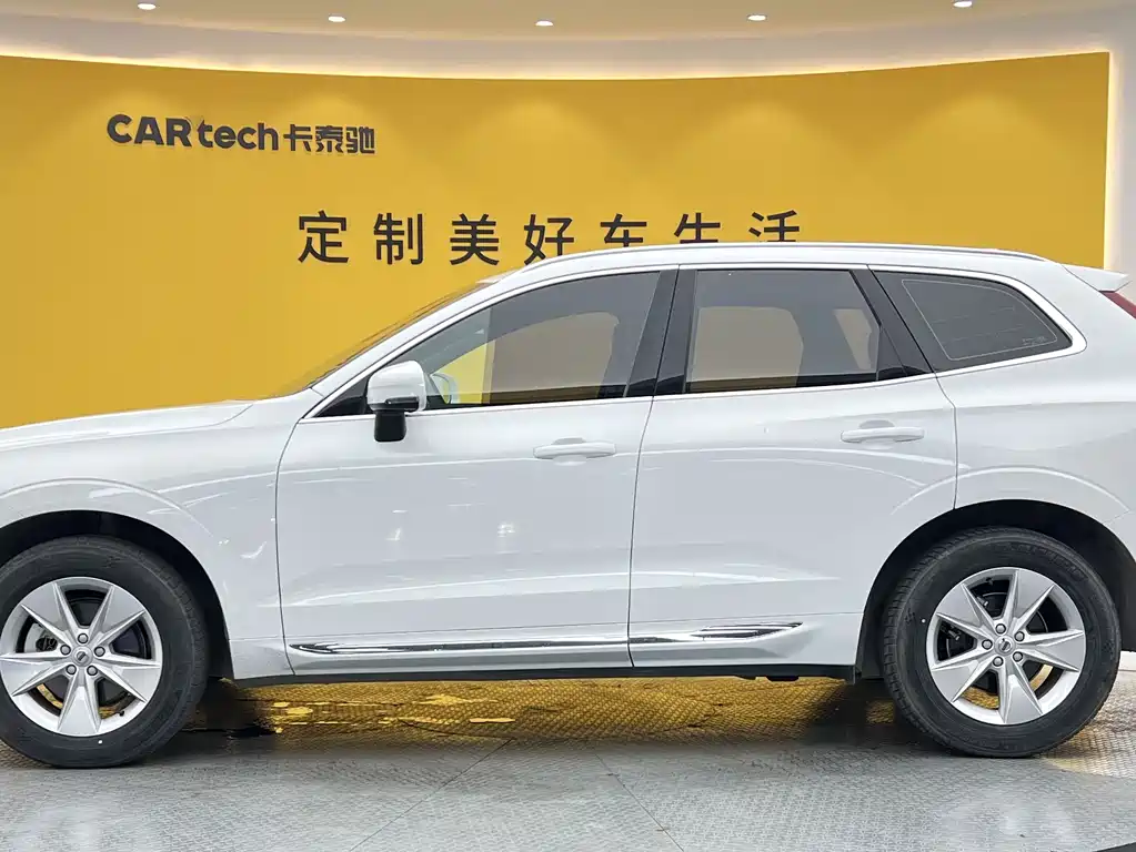 Volvo XC60 2022 B5 AWD Intelligent Comfort Luxury Edition