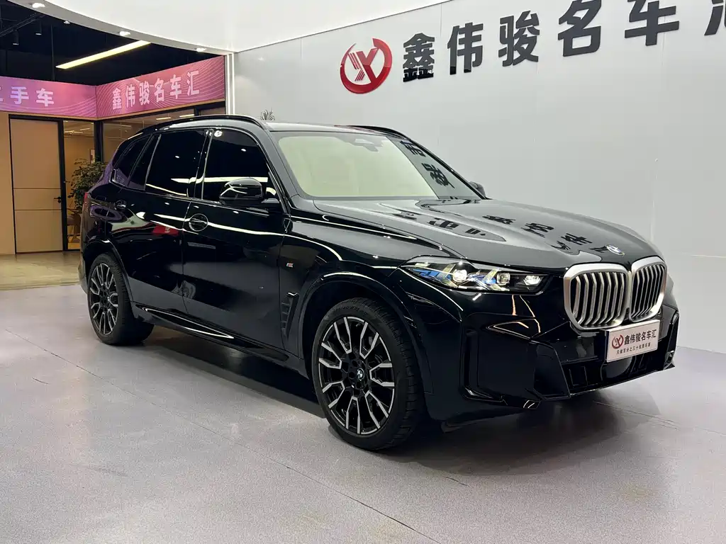BMW X5 2023 xDrive 40Li M Sport Nightshade Package