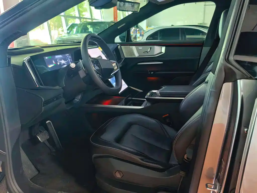High Mover HiPhi Y 2023 Model 560km Pioneer Edition