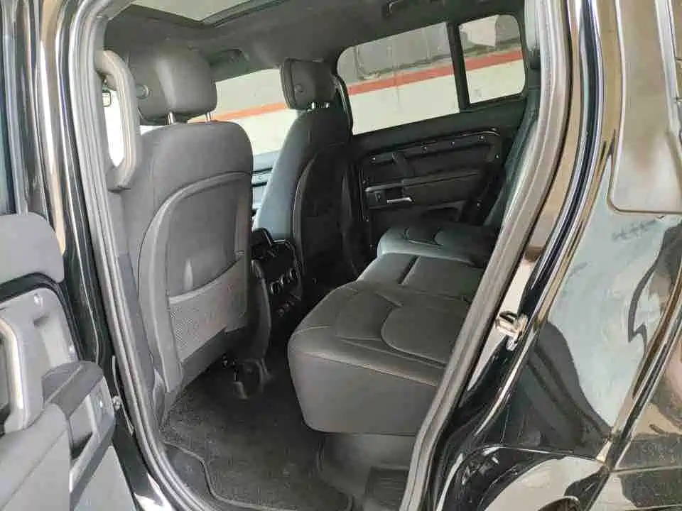 Land Rover Defender 2025 110 3.0T P400 X-Dynamic HSE