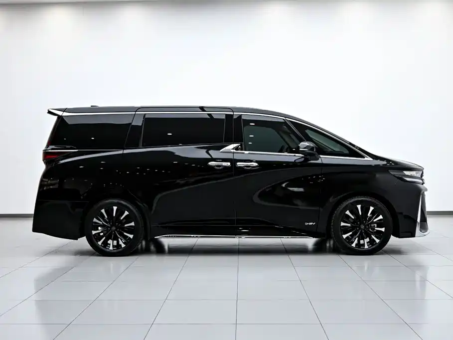 2024 Crown Hybrid 2.5L Prestige Executive Edition