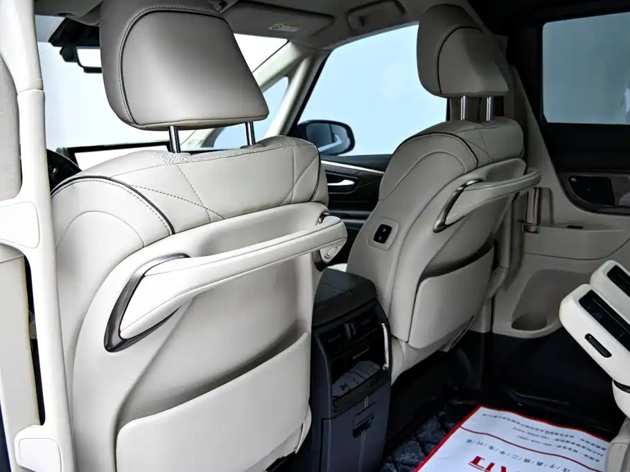 2024 Crown Hybrid 2.5L Prestige Executive Edition
