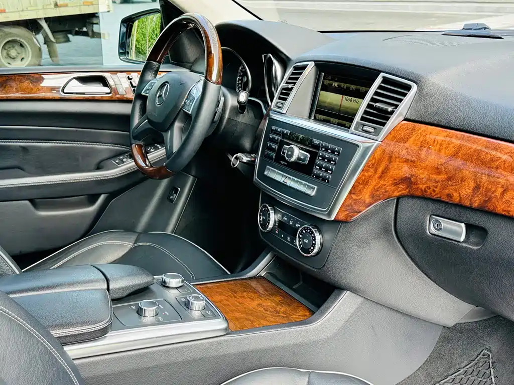 Mercedes-Benz M-Class 2014 ML 400 4MATIC Luxury Edition
