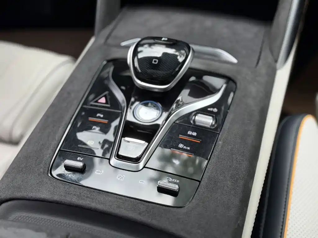 Tang New Energy 2022 DM-p 215KM All-Wheel Drive Flagship Model