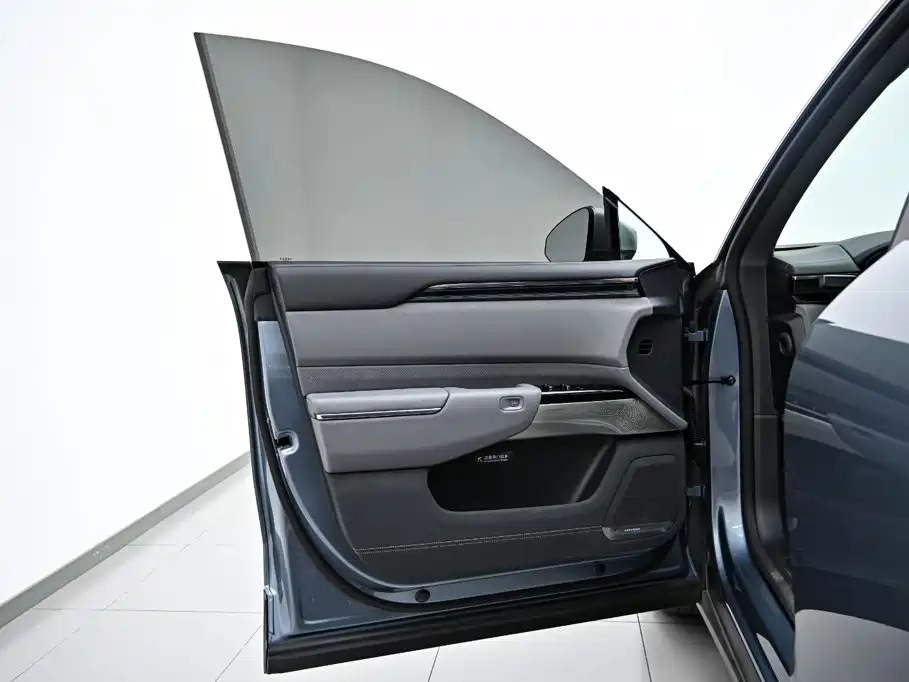Jizhe 7X 2025 Edition 100kWh Long Range All-Wheel Drive Intelligent Driving Version