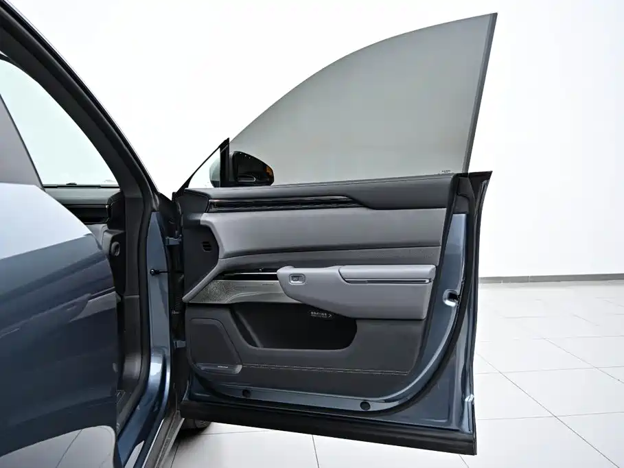 Jizhe 7X 2025 Edition 100kWh Long Range All-Wheel Drive Intelligent Driving Version