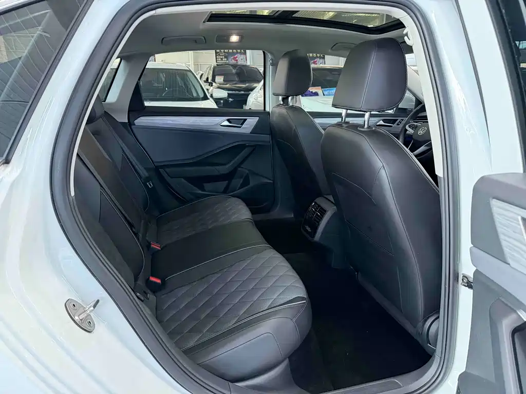 2023 Volkswagen Sagitar 280 TSI DSG Ultimate Plus Edition