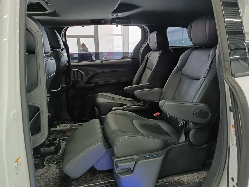 Sienna 2023 2.5L Hybrid Prestige Edition