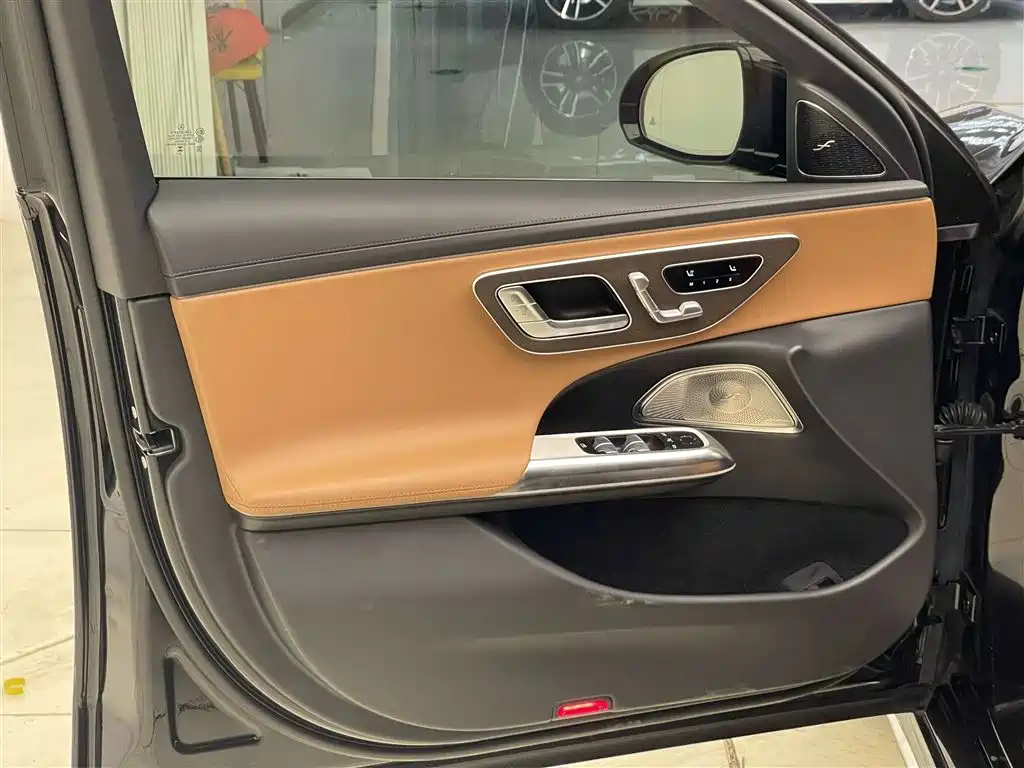 Mercedes-Benz E-Class 2024 E 300 L Fashion Edition