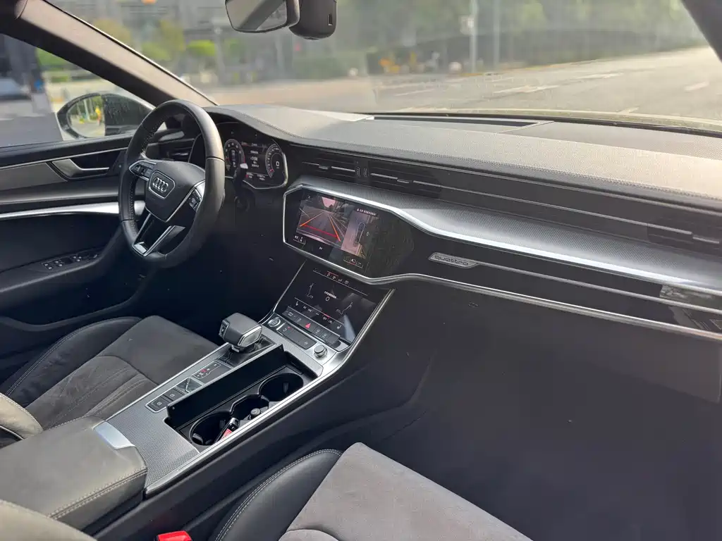 Audi A6L 2020 45 TFSI quattro Premium动感型
