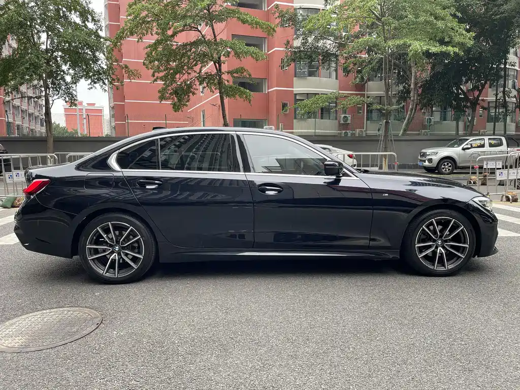 BMW 3 Series 2022 325Li M Sport Package