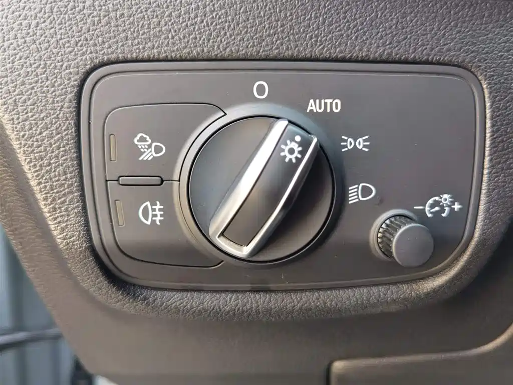 Audi Q2L 2023 35TFSI Sporty Dynamic Edition