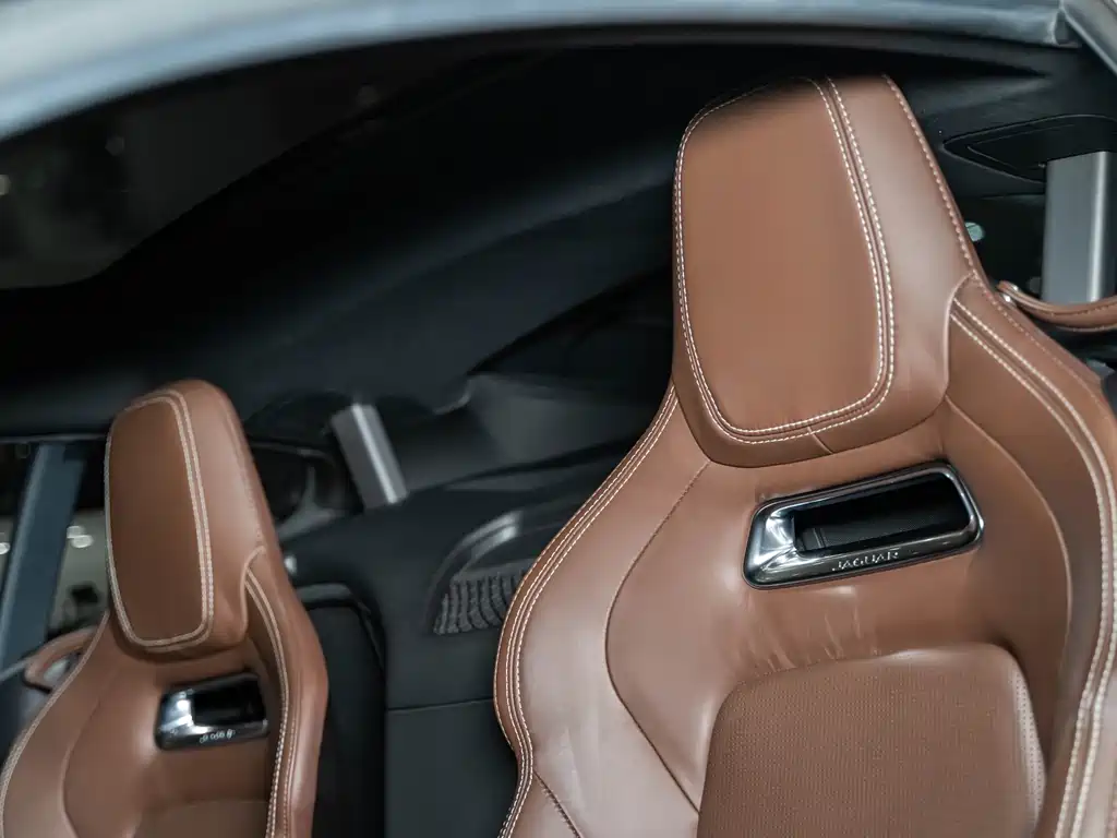 Jaguar F-TYPE 2019 2.0T Hardtop Edition