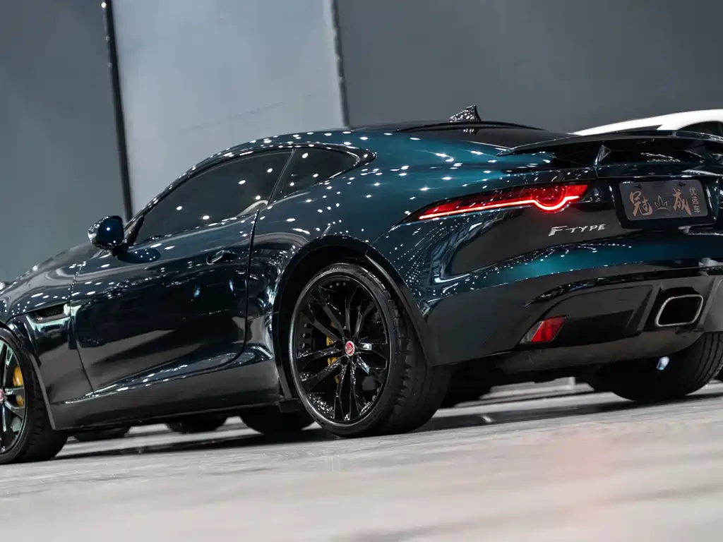 Jaguar F-TYPE 2019 2.0T Hardtop Edition