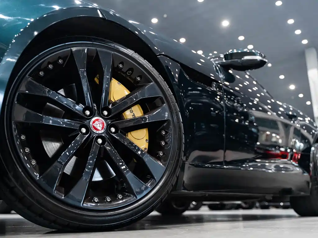 Jaguar F-TYPE 2019 2.0T Hardtop Edition