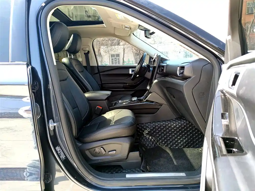 Explorer 2020 EcoBoost 285 4x4 Platinum Edition 7-seater