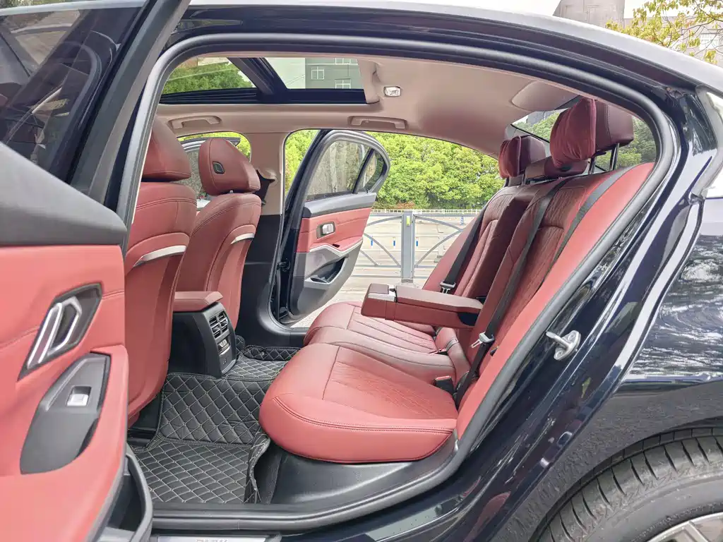 BMW i3 2024 model eDrive 35 L