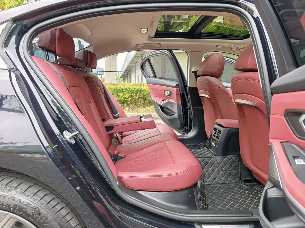 BMW i3 2024 model eDrive 35 L
