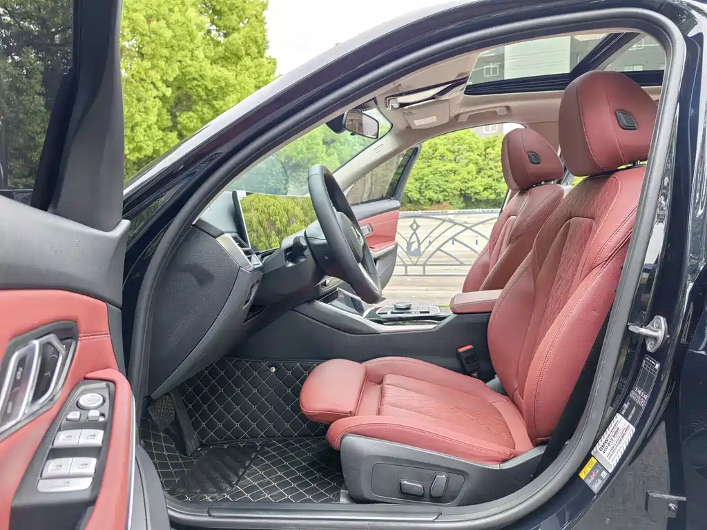 BMW i3 2024 model eDrive 35 L