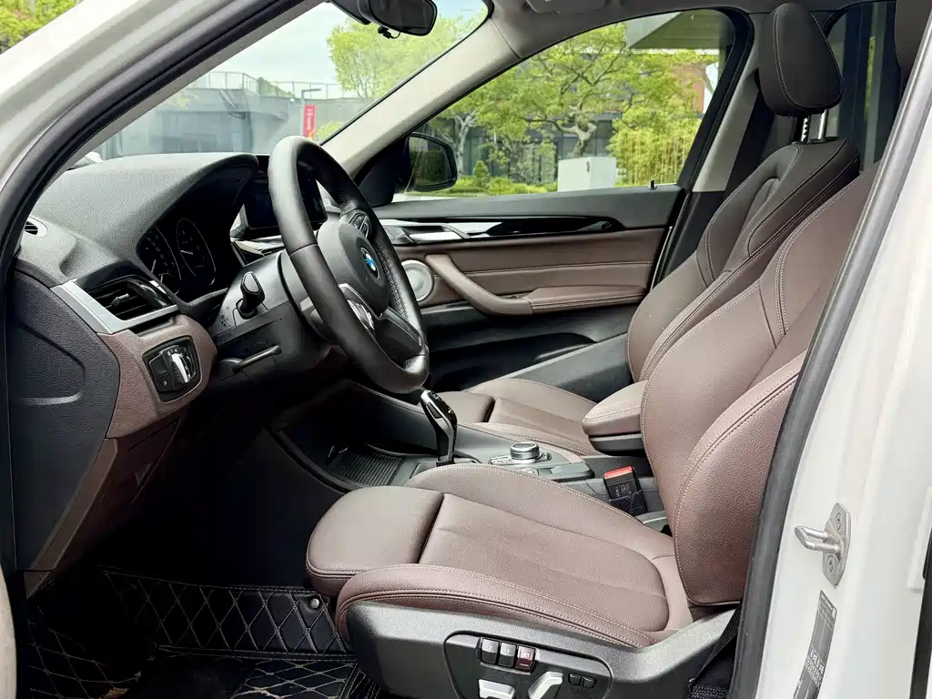 BMW X1 2021 sDrive25Li Leading Edition