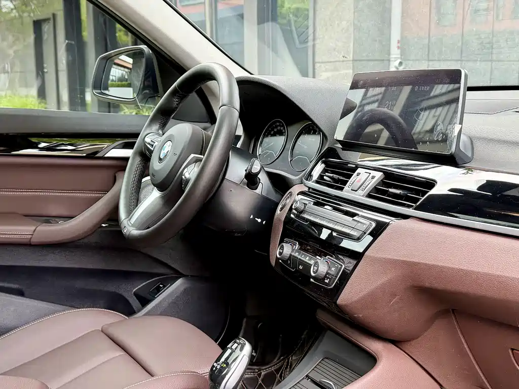 BMW X1 2021 sDrive25Li Leading Edition