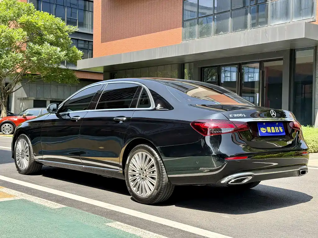 Mercedes-Benz E-Class 2022 E 300 L Fashion Edition