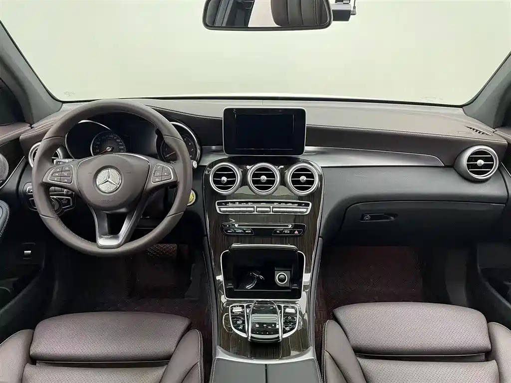 Mercedes-Benz GLC 2018 GLC 260 4MATIC Luxury Edition