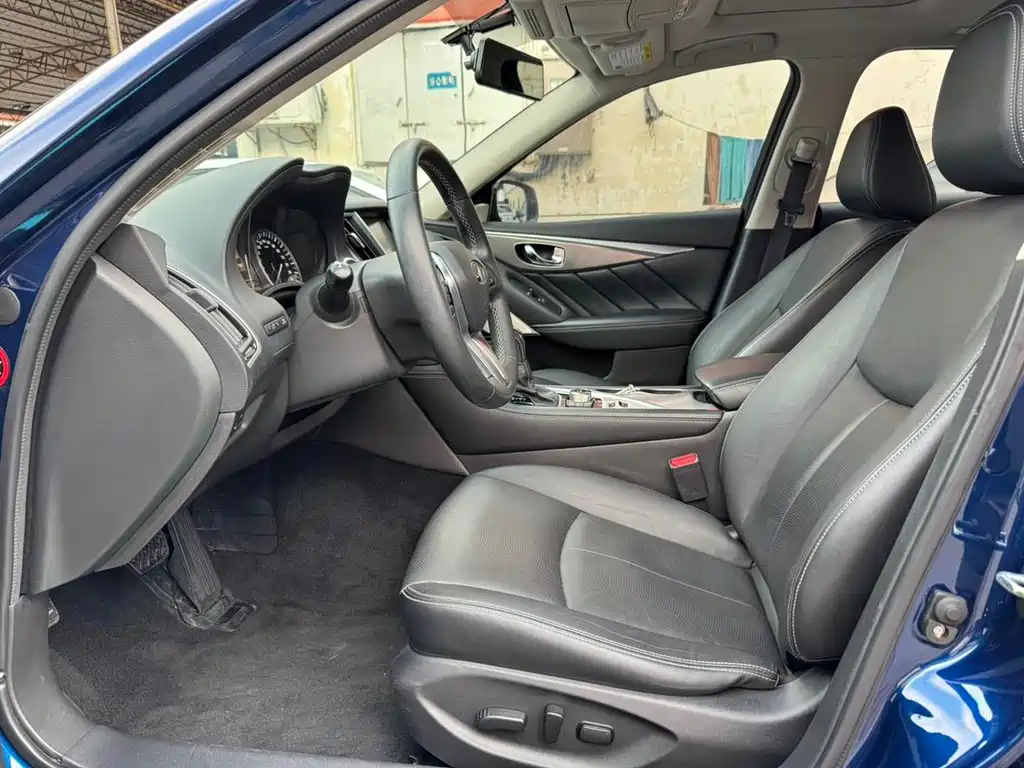 Infiniti Q50L 2018 model 2.0T Jinxiang Edition National VI