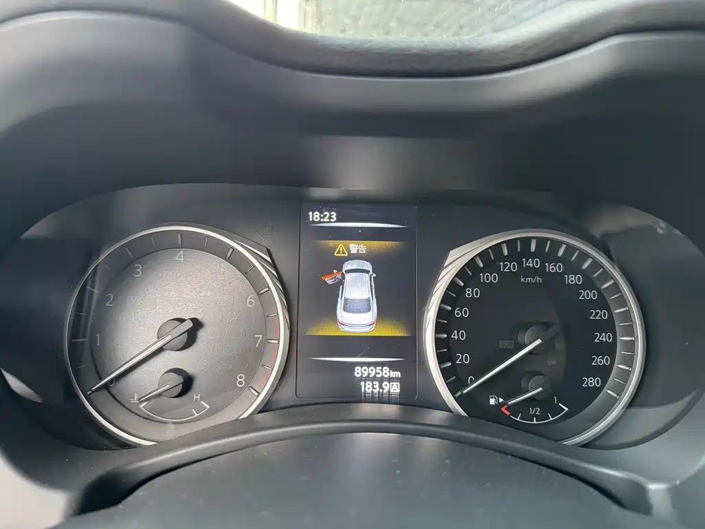Infiniti Q50L 2018 model 2.0T Jinxiang Edition National VI