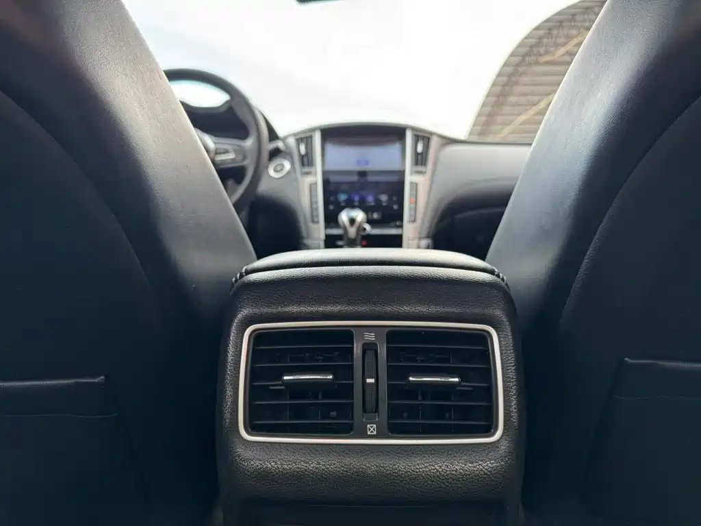Infiniti Q50L 2018 model 2.0T Jinxiang Edition National VI