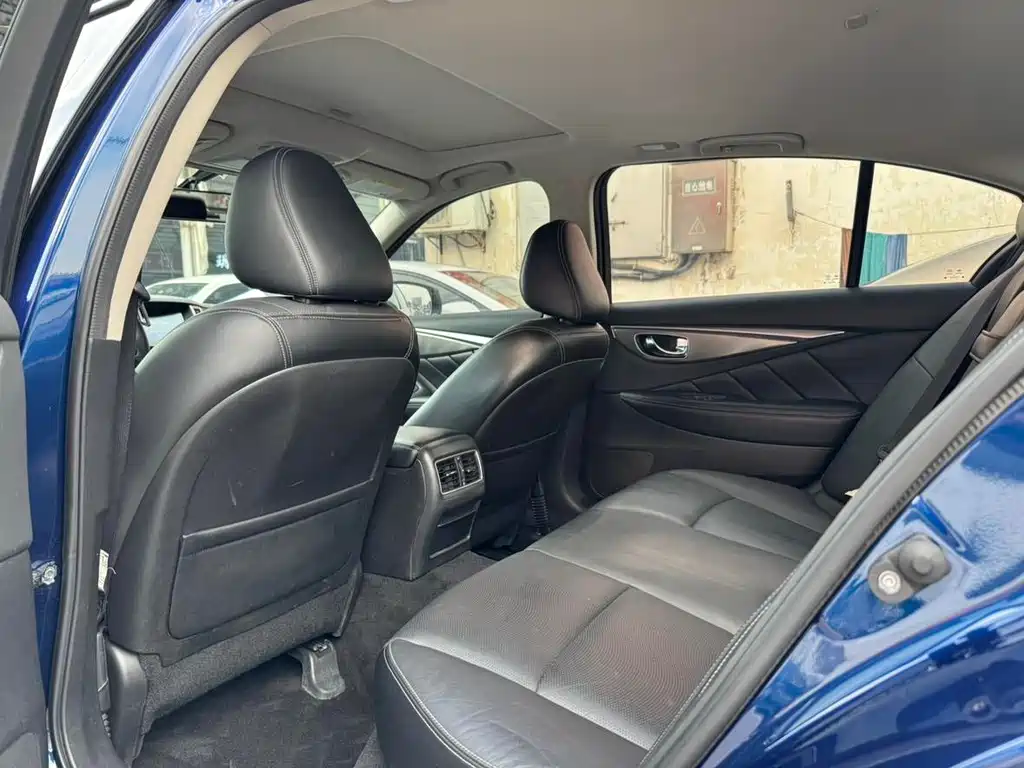 Infiniti Q50L 2018 model 2.0T Jinxiang Edition National VI