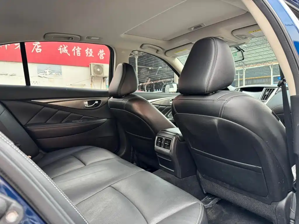 Infiniti Q50L 2018 model 2.0T Jinxiang Edition National VI