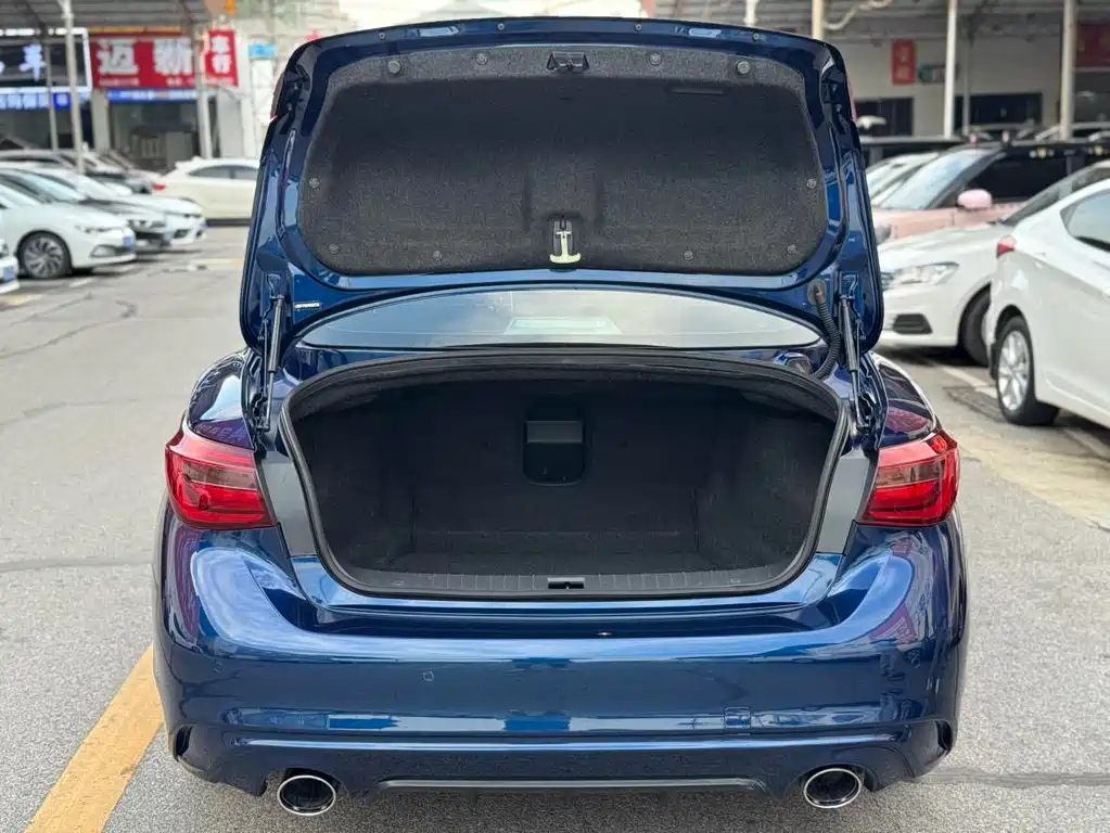 Infiniti Q50L 2018 model 2.0T Jinxiang Edition National VI