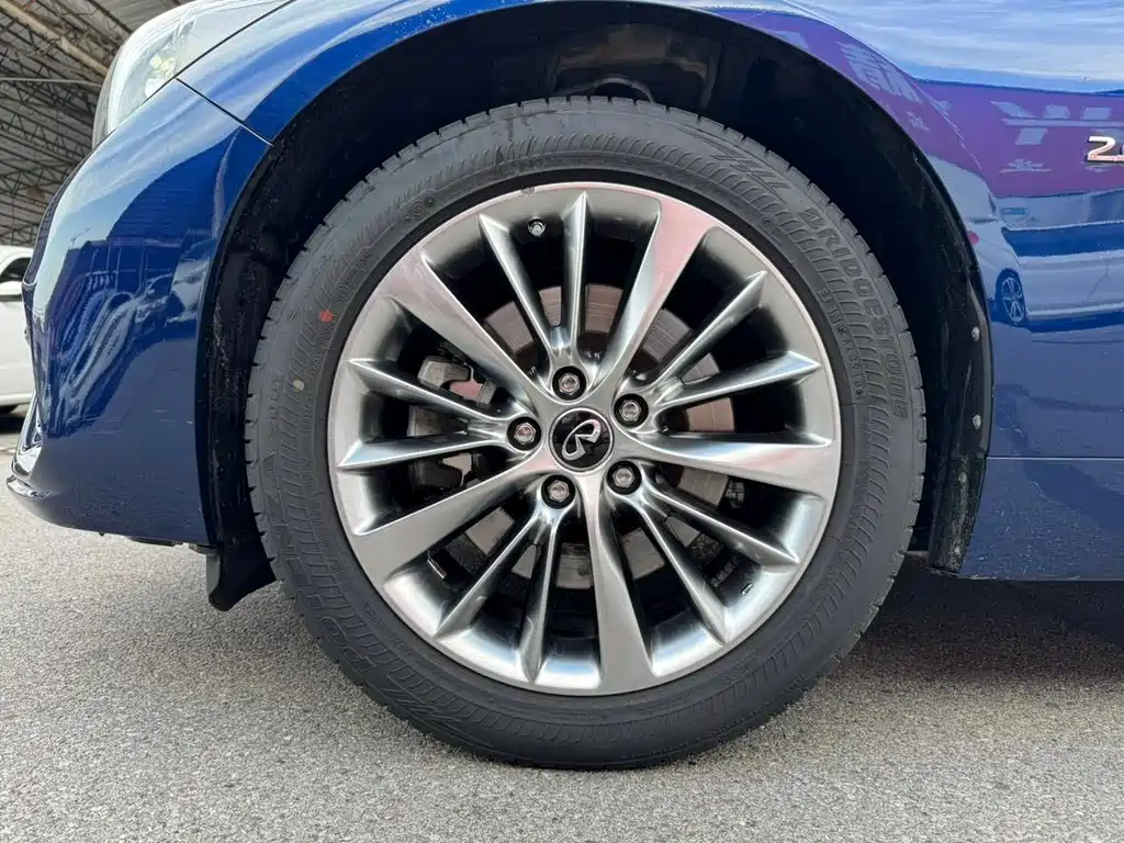 Infiniti Q50L 2018 model 2.0T Jinxiang Edition National VI