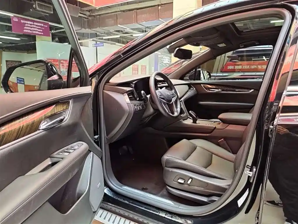 Cadillac XT5 2018 28E AWD Tech Edition